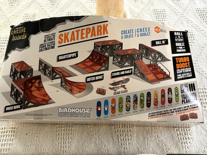 TONY HAWK Circuit Board SKATEPARK Ramps Remote Control Skateboard Fingerboard