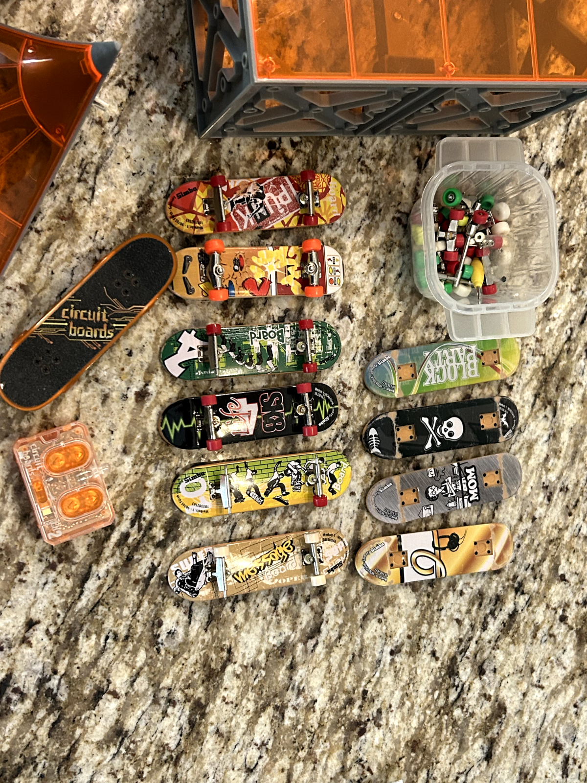 TONY HAWK Circuit Board SKATEPARK Ramps Remote Control Skateboard Fingerboard