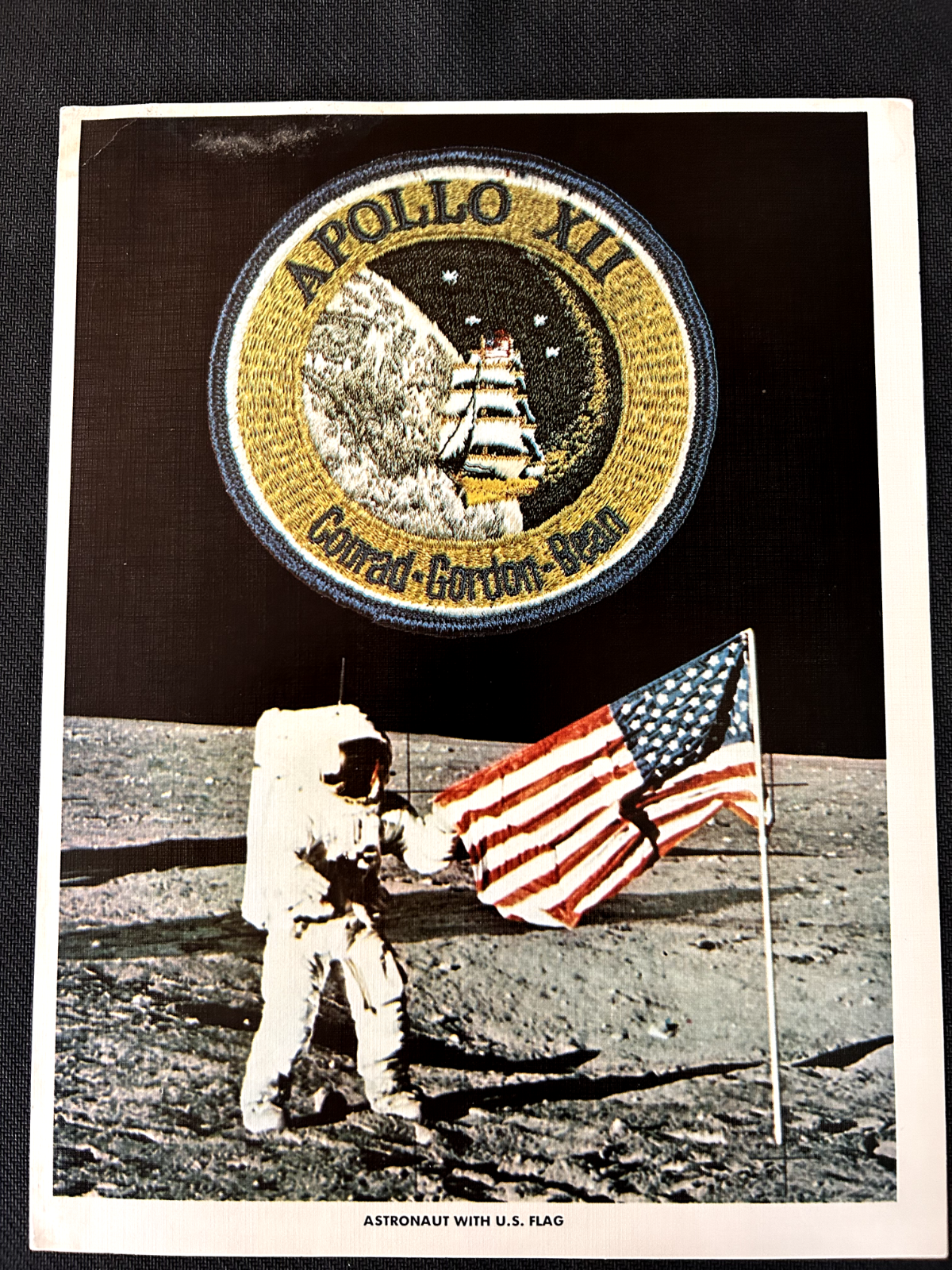 Apollo mission to the moon Astronaut with US flag photo - Official litho