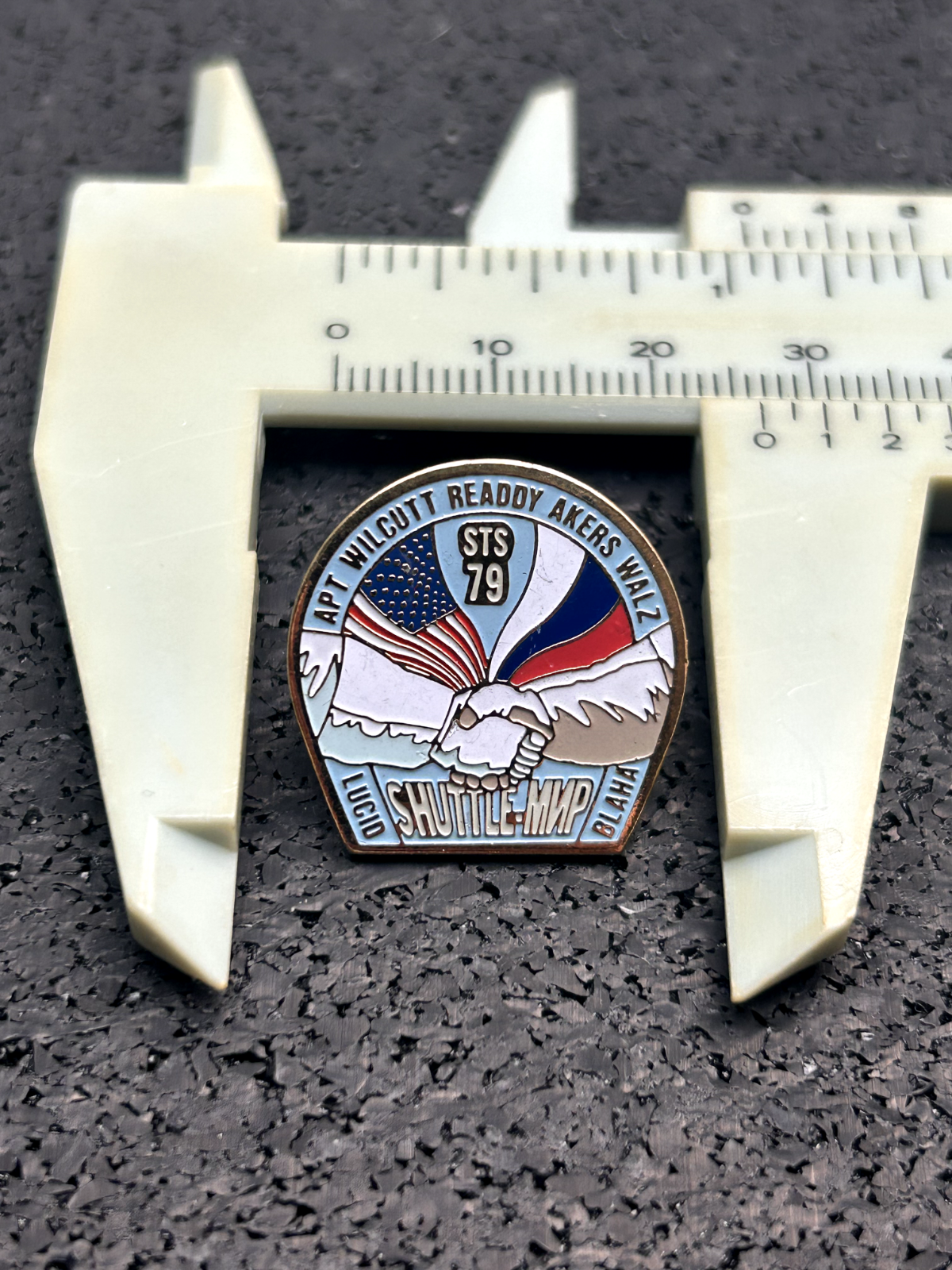 NASA Space Shuttle STS-79 Mission pin