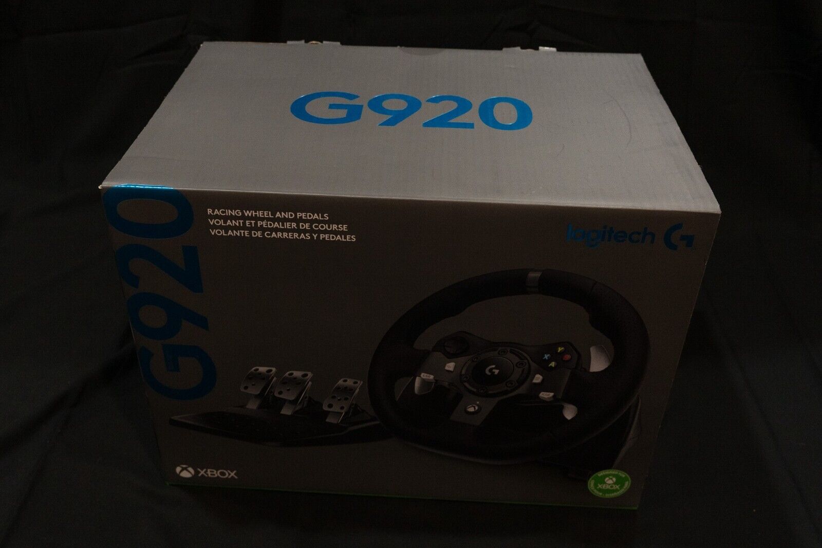 Logitech G920 Driving Force Racing Wheel- XBOX/PC - Black(941-000121)