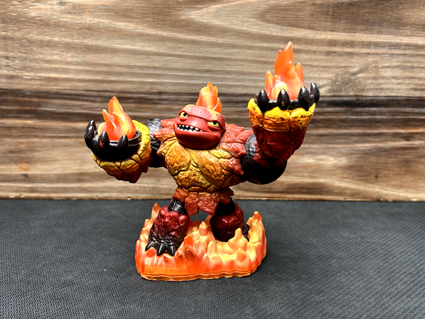 HOT HEAD - Skylanders Giants - Fire Element - Orange Base