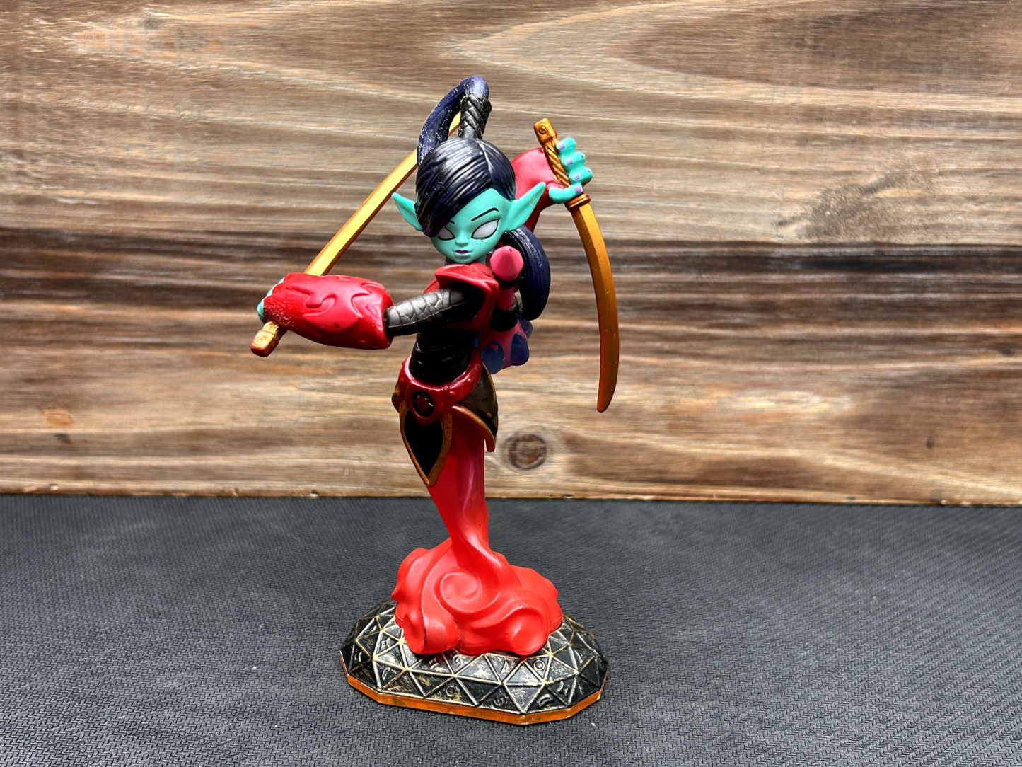 Skylanders Giants: Scarlet Ninjini Action Figure