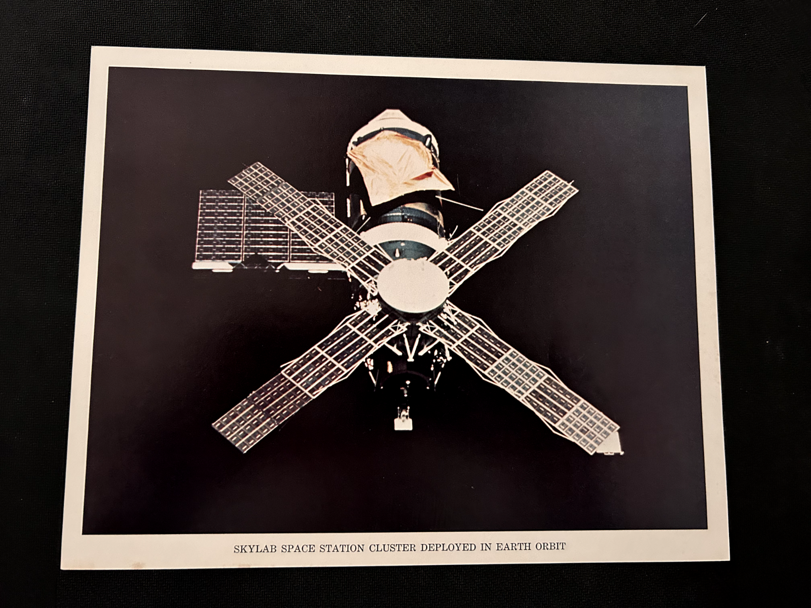 NASA - SKYLAB SPACE STATION CLUSTER DEPLOYED IN EARTH ORBIT 8X10 litho