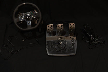 Logitech G920 Driving Force Racing Wheel- XBOX/PC - Black(941-000121)