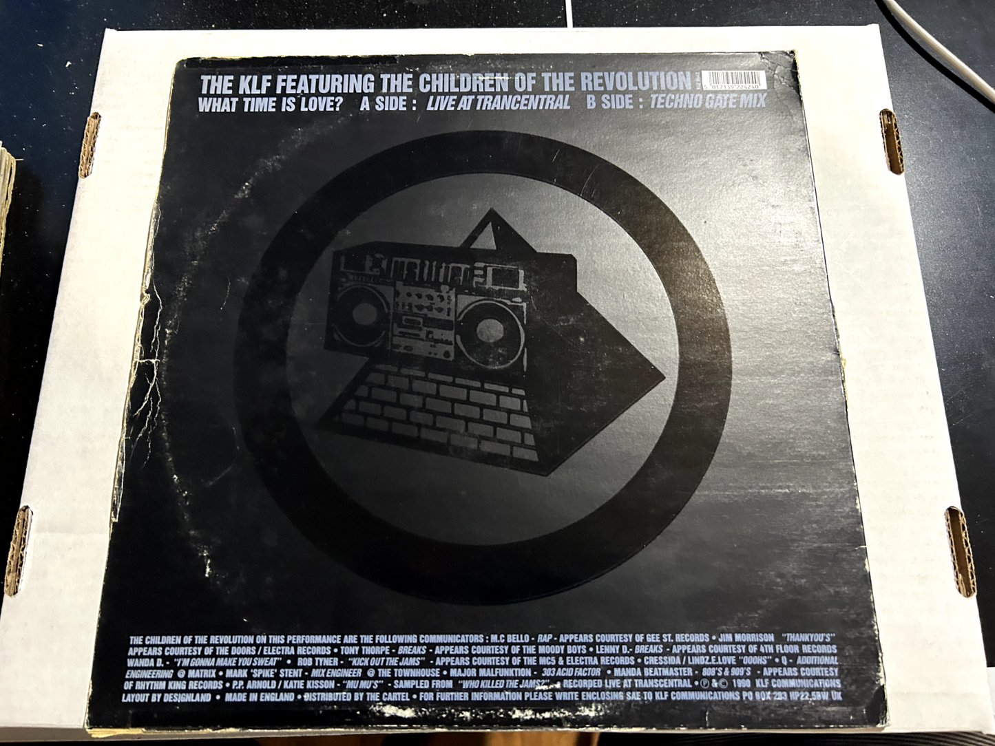 The KLF Featuring The Children Of The Revolution – What Time Is Love? (Live At T