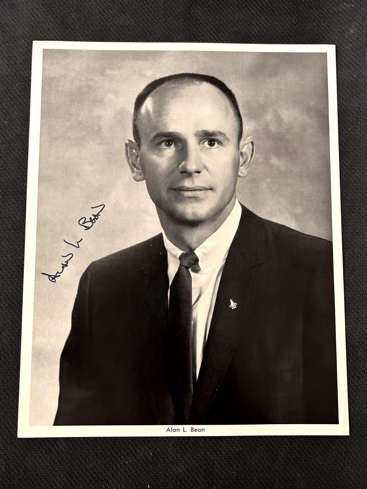 NASA Apollo Skylab Astronaut Alan Bean AUTOPEN signed portrait photo